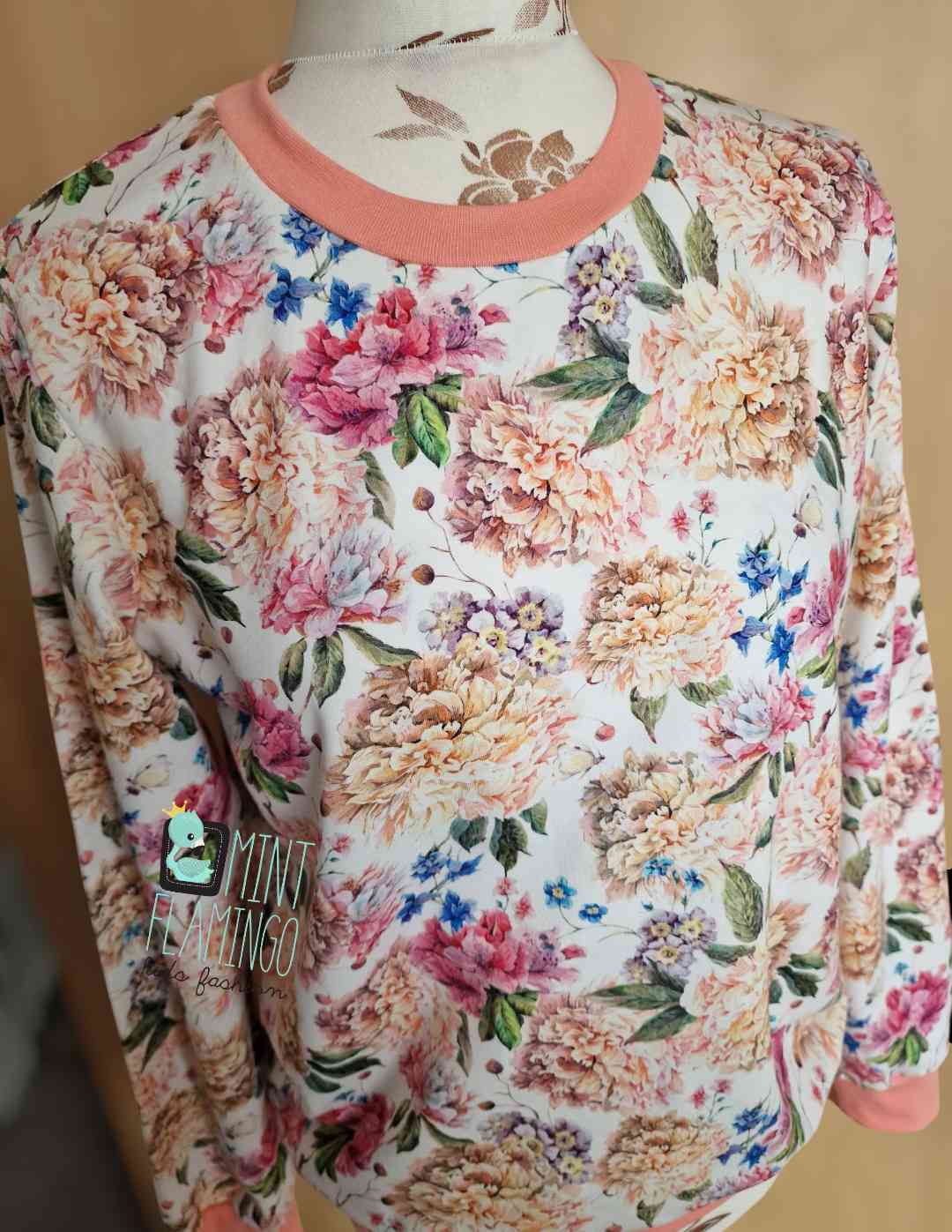 Jumper beautiful flowers