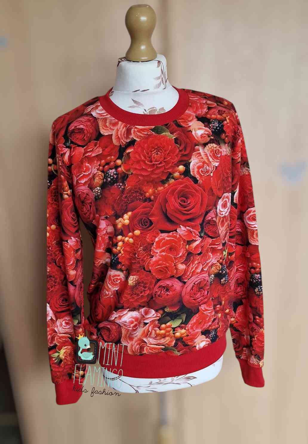 Jumper red flowers