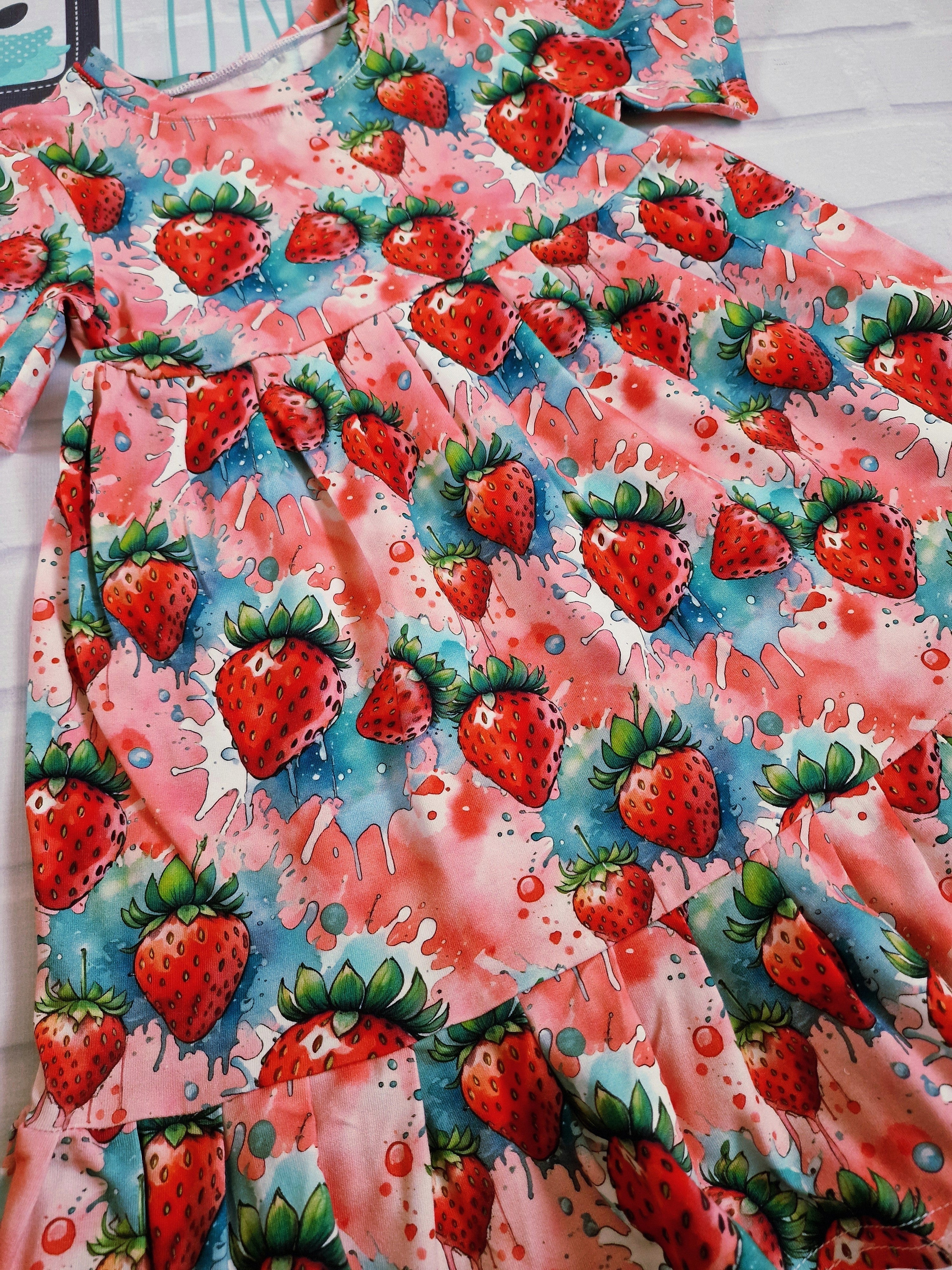 Beautiful dress Pola Strawberry